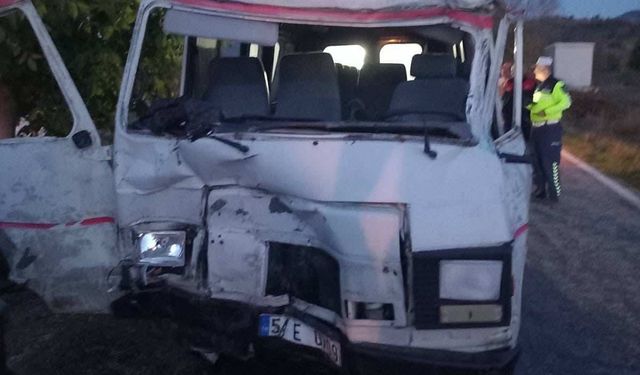 54 plakalı minibüs Bilecik'te kazaya karıştı!