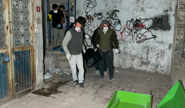 Haber alınamıyordu: Evinde ölü bulundu