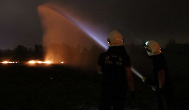 Yasak ve cezaya rağmen anız yaktılar!