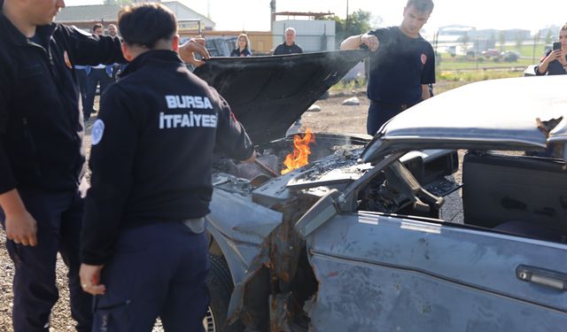 Otobüs şoförlerine yangın söndürme eğitimi