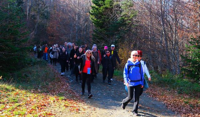 Sonbahar'ın renkleriyle 14 kilometrelik yürüyüş