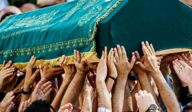 2 çocuk babası kanserle mücadelesini kaybetti