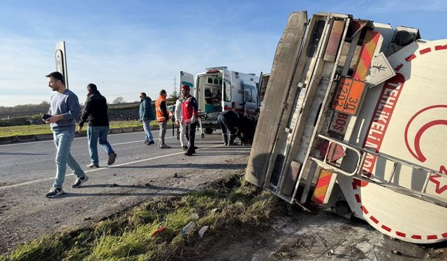 Kontrolden çıkan tanker yan yattı
