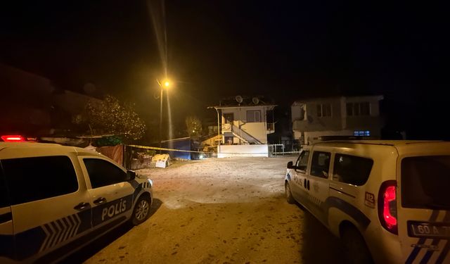 Evinin önünde silahlı saldırıya uğradı