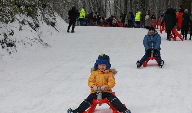Aktepe'de 7'den 70'e kızak şöleni