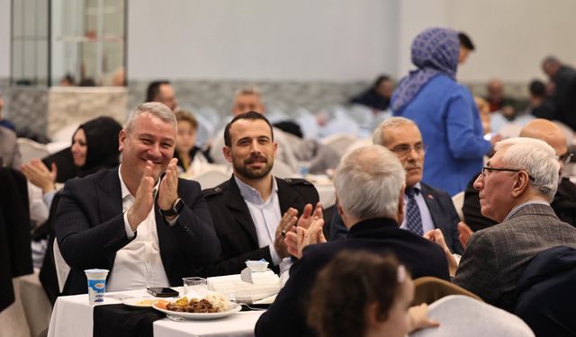 Başkan Çelik basın mensuplarını Sıra Gecesi’nde ağırladı