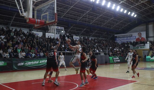 Büyükşehir Basketbol 20 sayı farkla kazandı