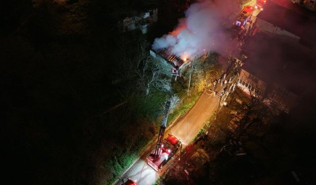 Tek başına yaşadığı evinde alevlerin arasında hayatını kaybetti