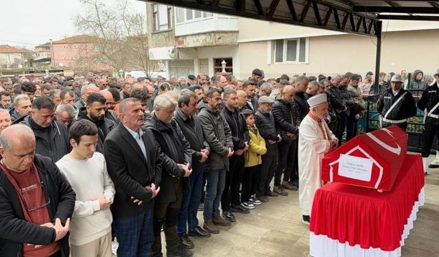 Emekli polis son yolculuğuna uğurlandı