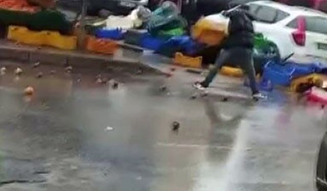 Sinir krizi geçiren manav dehşet saçtı