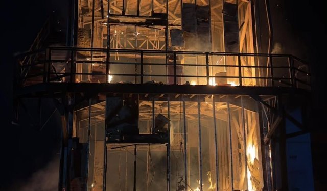 Ferizli'de kuş gözlem kulesi yandı!