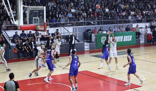 Yarı finalin ilk raunda başarı Sakarya'nın