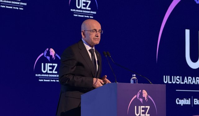Bakan Şimşek: "Vatandaşlarımızın yastık altında 640 milyar doları olduğu tahmin ediliyor"