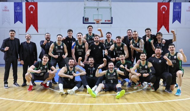 Sakarya Basketbol 1 Lig'e yükseldi