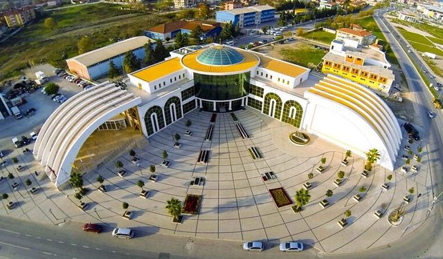 Serdivan Belediyesi'nden büyük amatörlük!