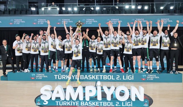 Şampiyon Büyükşehir Basketbol!