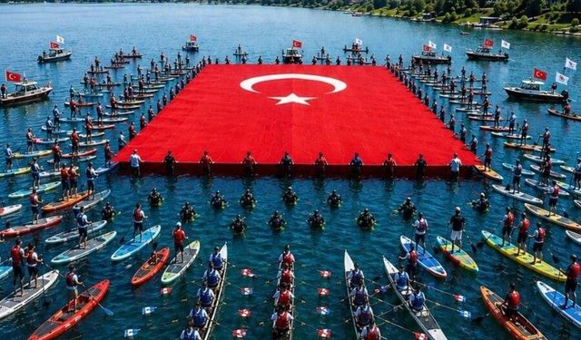 Sapanca Gölü’nde 19 Mayıs'a özel rekor denemesi!