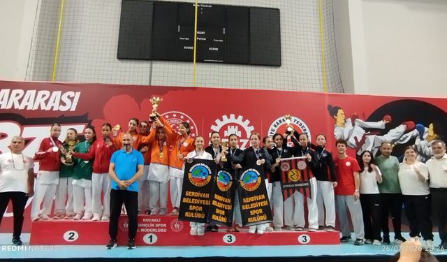 Karate Takımı'ndan Gebze'de büyük başarı