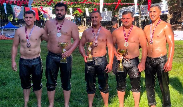 Büyükşehirli sporcular madalyaları topladı
