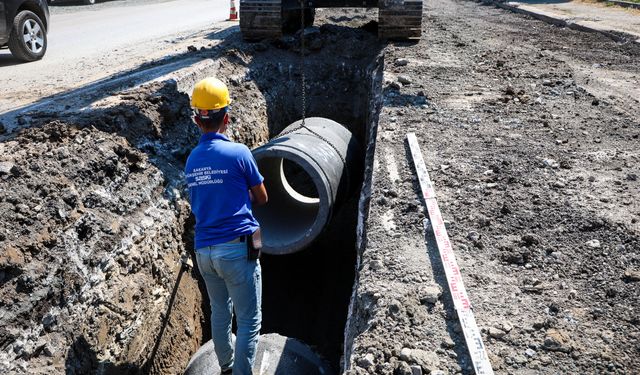 Arifiye Atatürk Caddesi’nde altyapı mesaisi hız kazandı