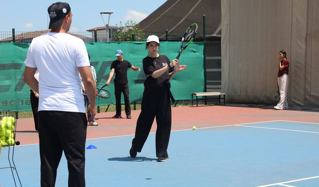 Yaz Tenis Kursu'na yoğun ilgi
