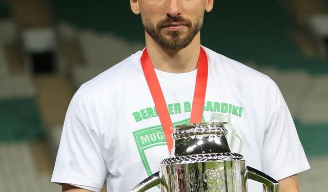 Sakaryaspor'a şampiyon sağ bek!