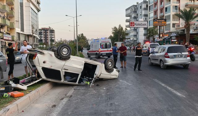 Çekicinin çarptığı otomobil ters döndü