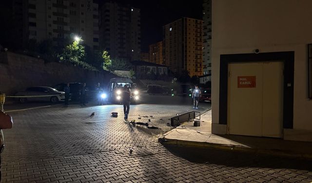 5'inci kattan atılan kadın hayatını kaybetti