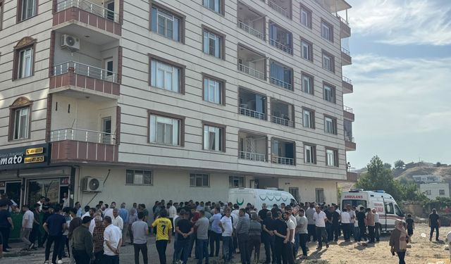 Cinnet geçirip ailesini katletti