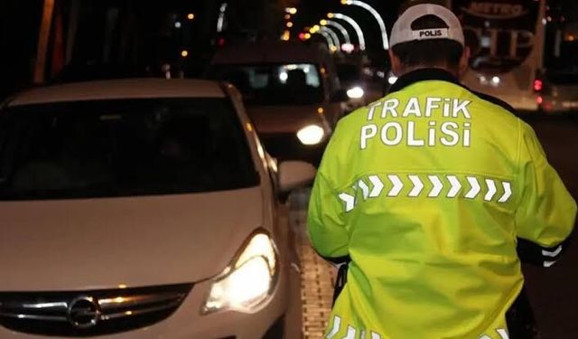 Akyazı’da polisten kaçan araçtan uyuşturucu çıktı