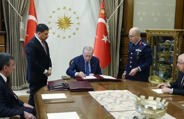 Yaş kararları açıklandı: Genelkurmay Başkanı değişti!