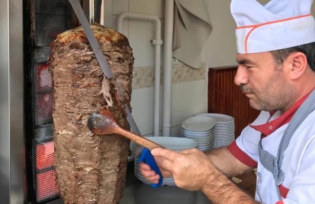 Döner ustası evinde kendini astı!