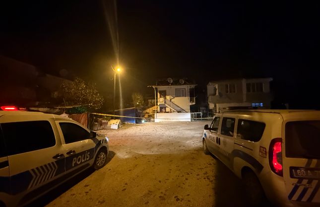 Evinin önünde silahlı saldırıya uğradı
