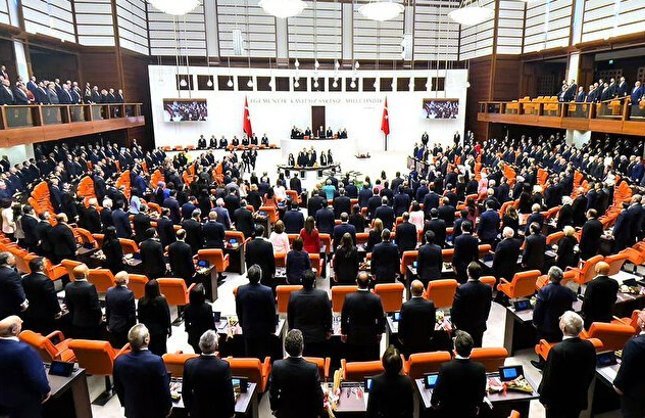 Mecliste dengeler değişiyor!