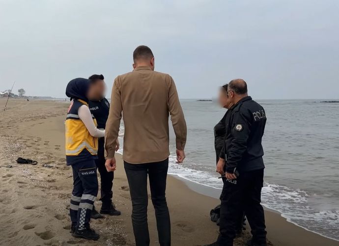 Sinir krizi geçirdi: Denize atladı