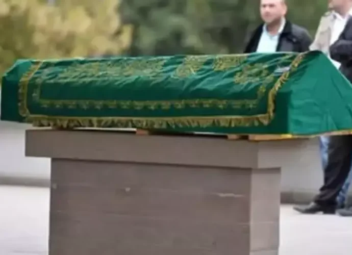 4 yıllık yaşam mücadalesini kaybetti