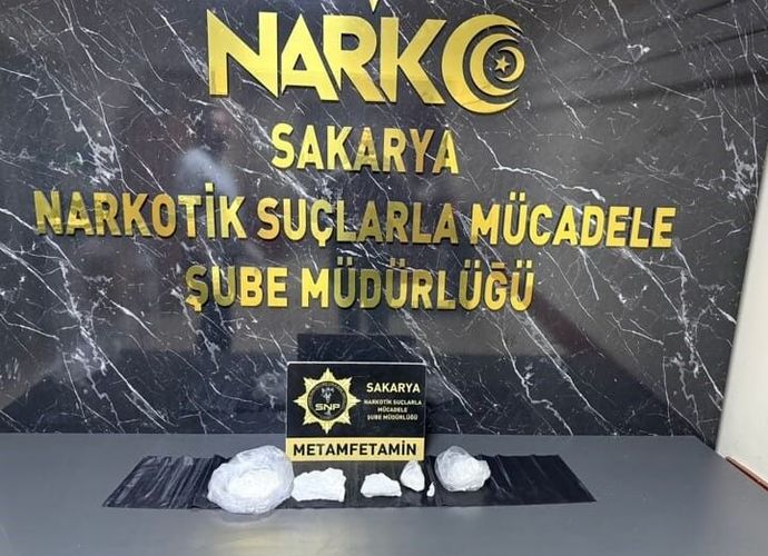 Sakarya emniyeti zehir tacirlerine geçit vermiyor