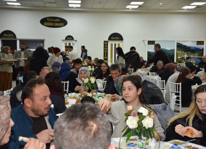 Sakarya'da yıllardır değişmeyen akraba iftarı