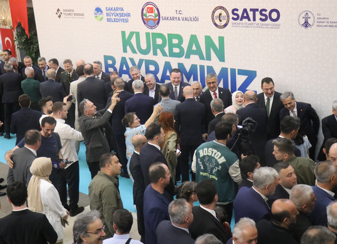 Sakarya protokolü ve vatandaşlar bayramlaştı