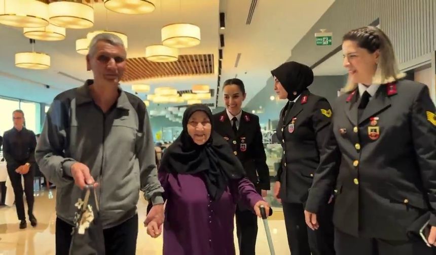 Jandarma şehit annelerini ‘Anneler Günü'nde unutmadı