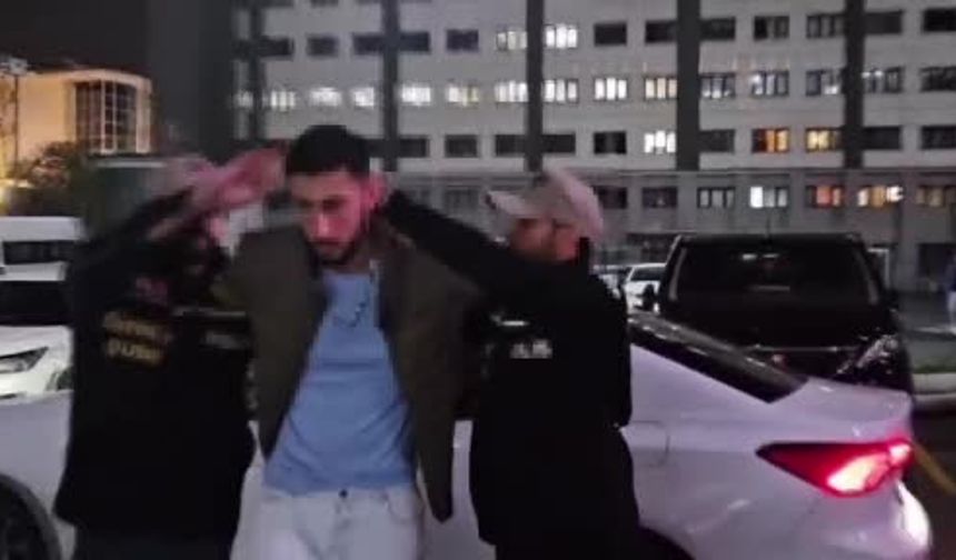 Tasma taktığı kadını sokaklarda dolaştırdı!