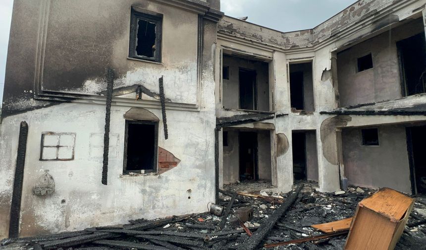 Otelde korkutan yangın: 1 köpek telef oldu