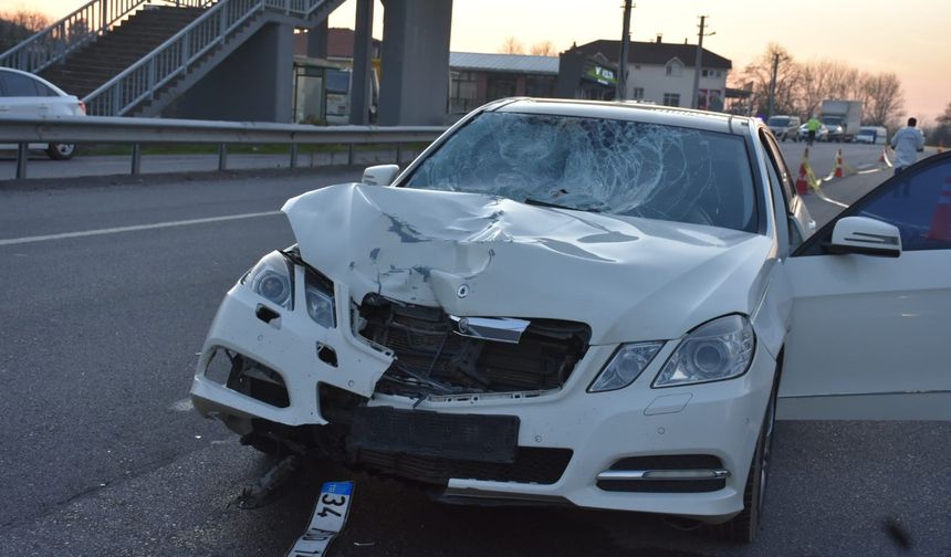 Hendek'te feci kaza can aldı