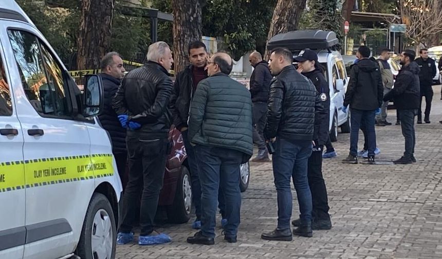 Oğulları yaşlı çifti bıçaklayarak katletti