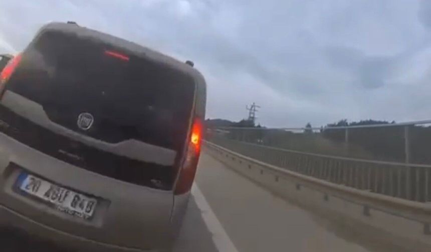 113 kilometre hızla giden motosikletli çarptığı araca girdi