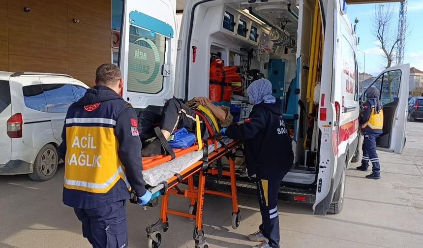 Traktörünü tamir ederken ağır yaralandı!