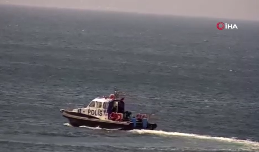 5 yaşındaki oğlunu denize attı!