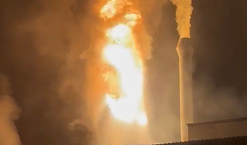 Yağ kazanı patlayan tesis alevlere teslim oldu