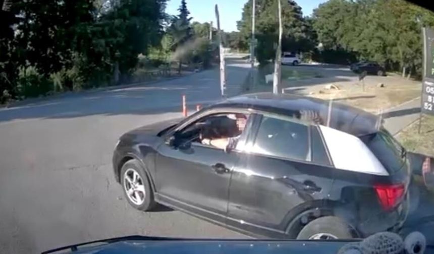 Savcı ile minibüs şoförünün trafikteki kavgası kamerada