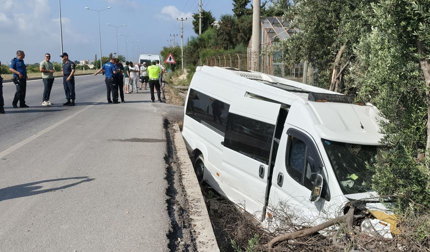 Kaçırdığı minibüsle kaza yapıp öldü